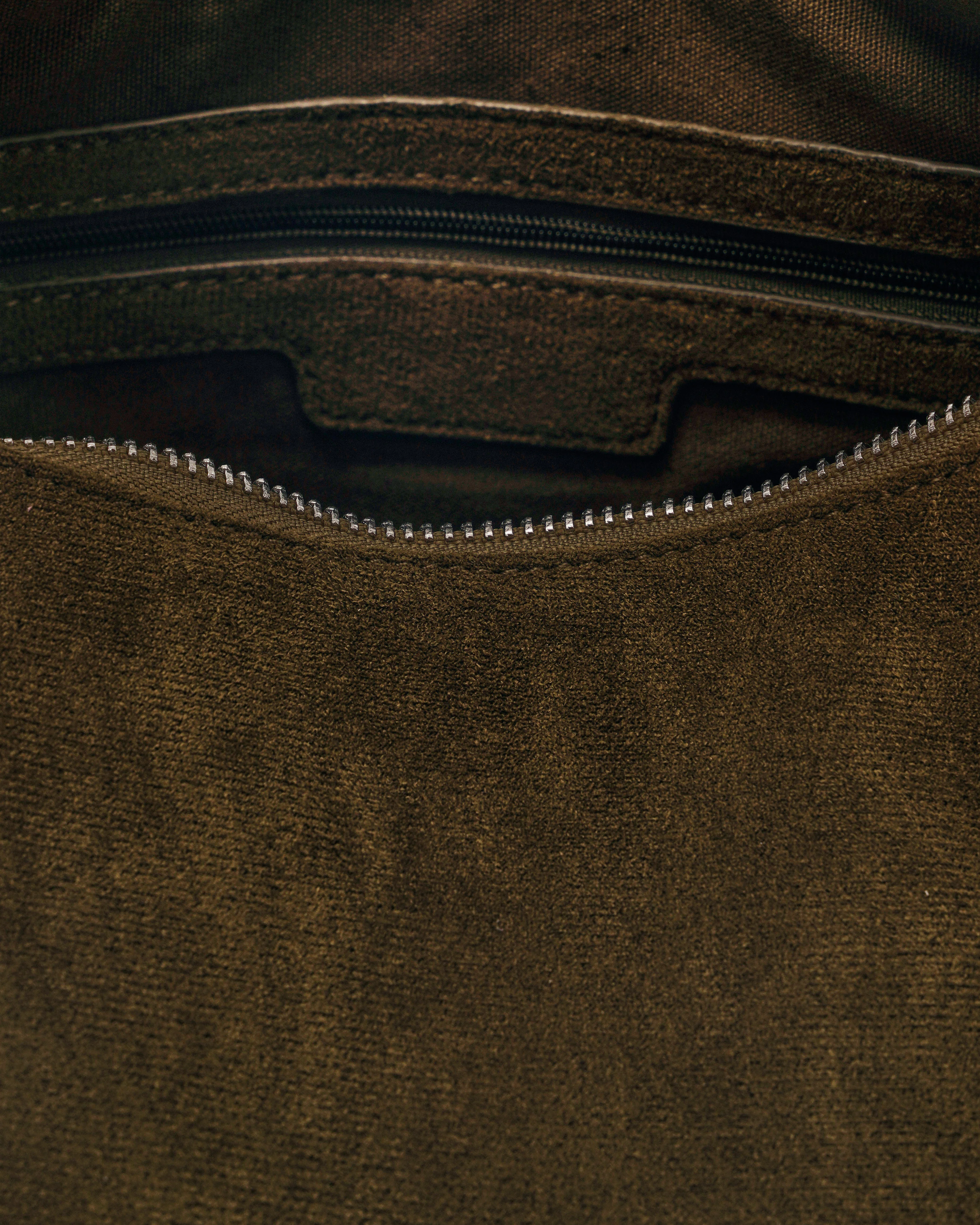 Medium Hobo Bag in Suede Moss - Image 4