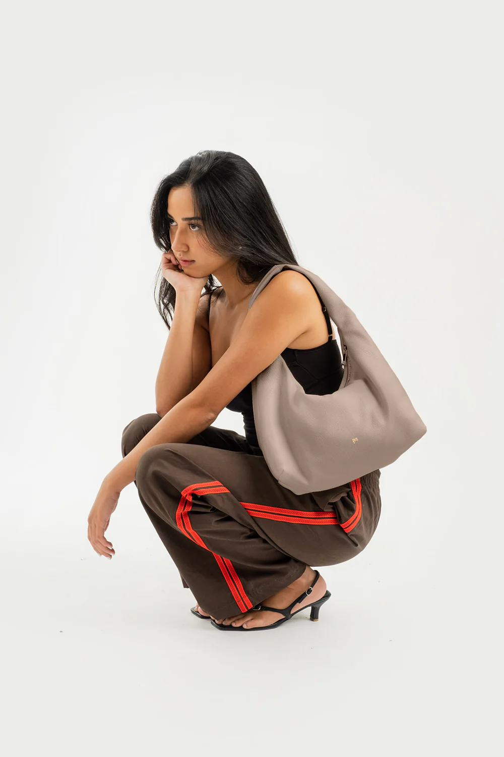 Medium Hobo Bag in Taupe (Heavy Pebbled) - Image 2
